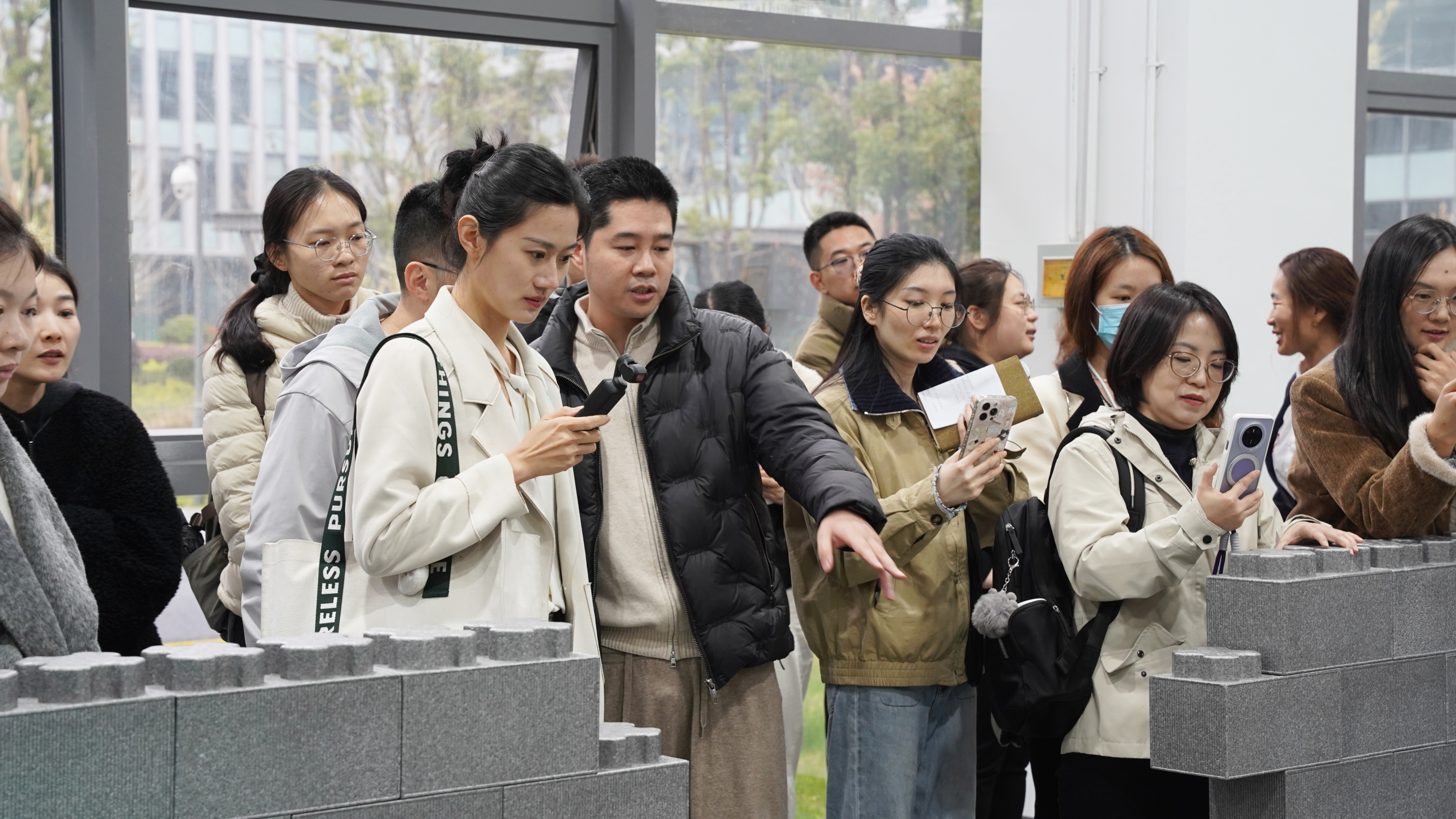 世界500强组团调研具微科技 共话机器人产业发展