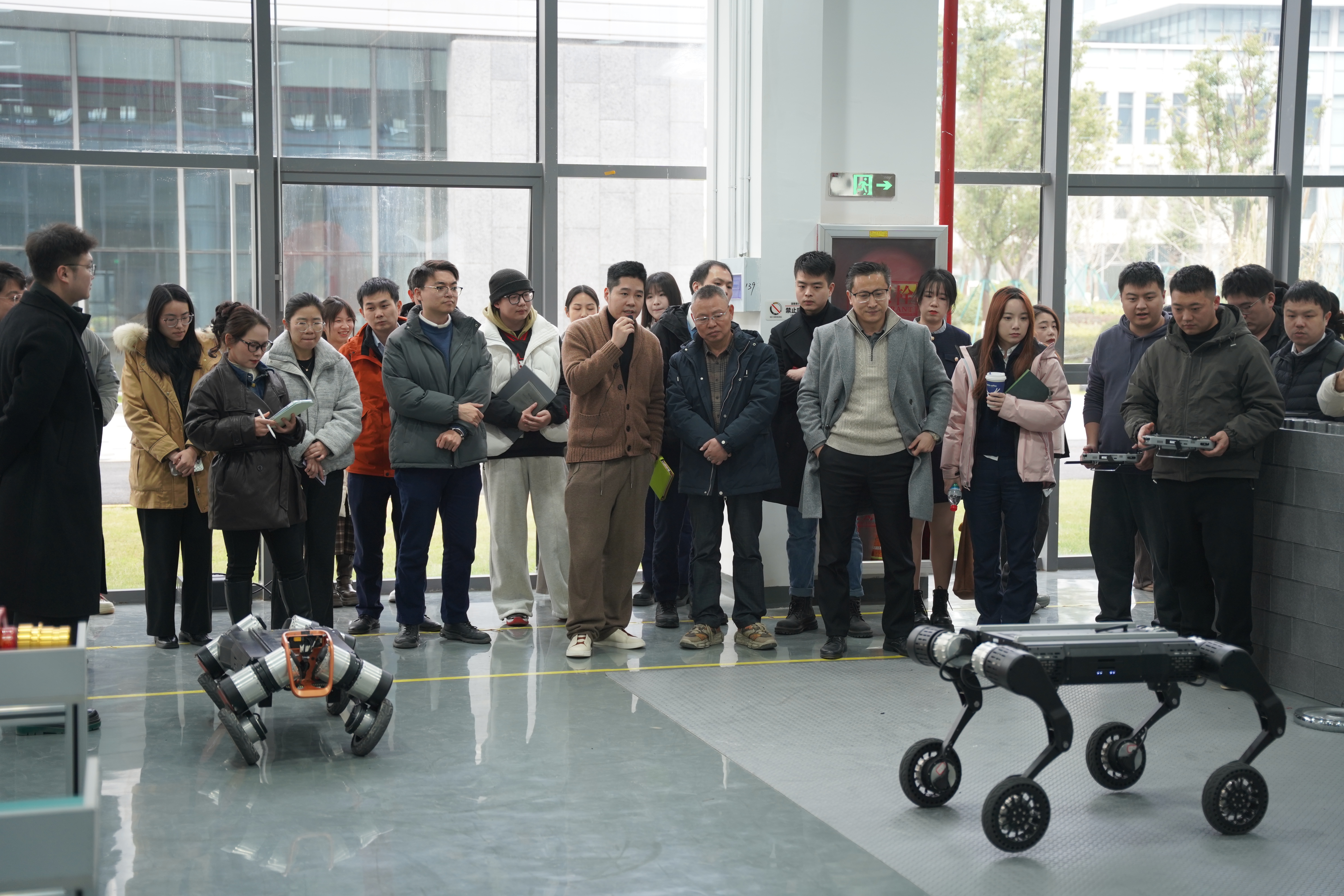 杭州市创业投资协会带队走访具微科技